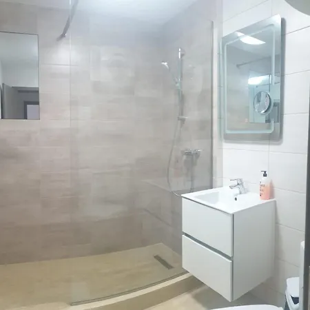 Apartament Apartament La Colt De Mare *